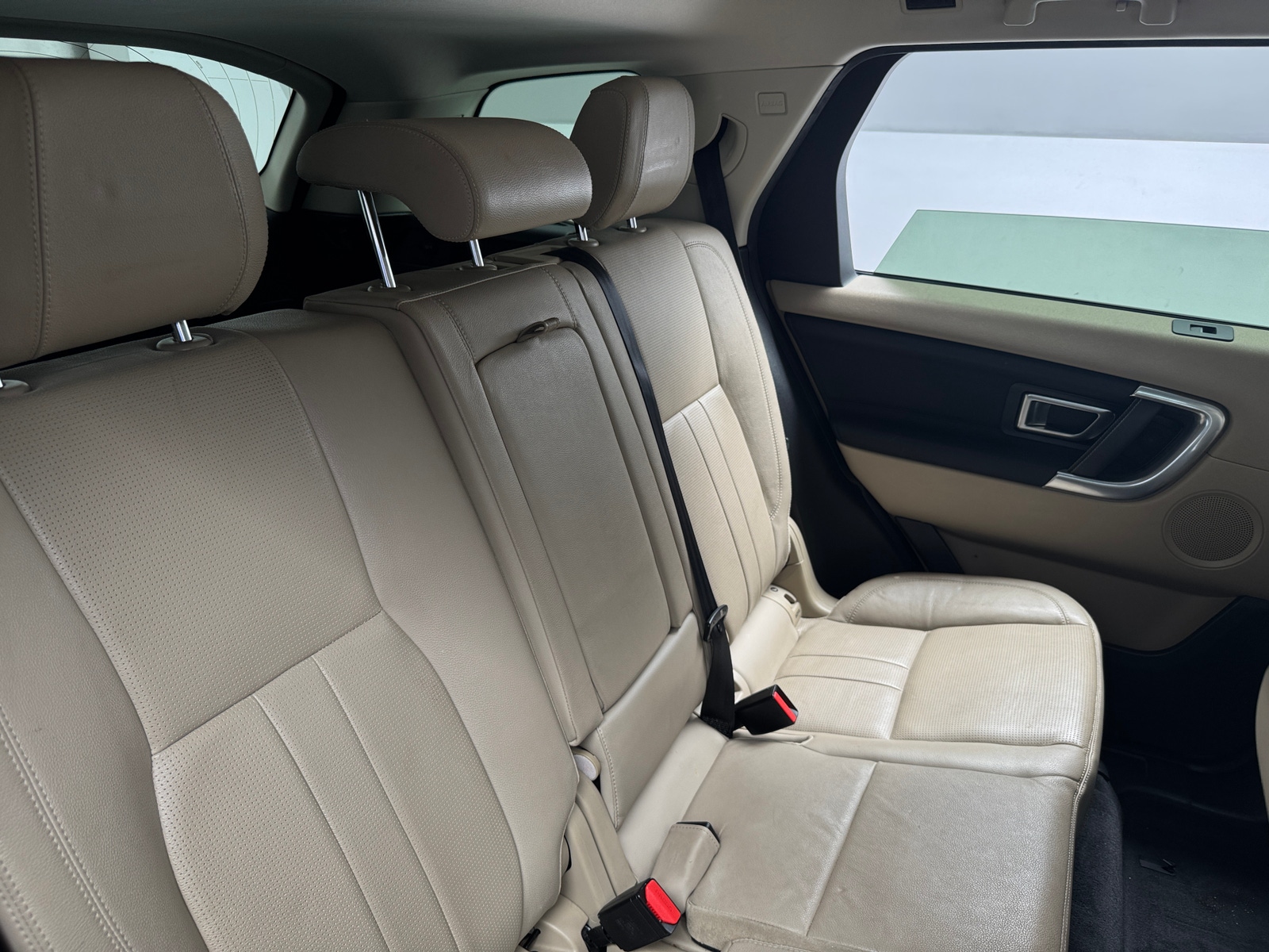 Thumbnail: 2019 Land Rover Discovery Sport - 5