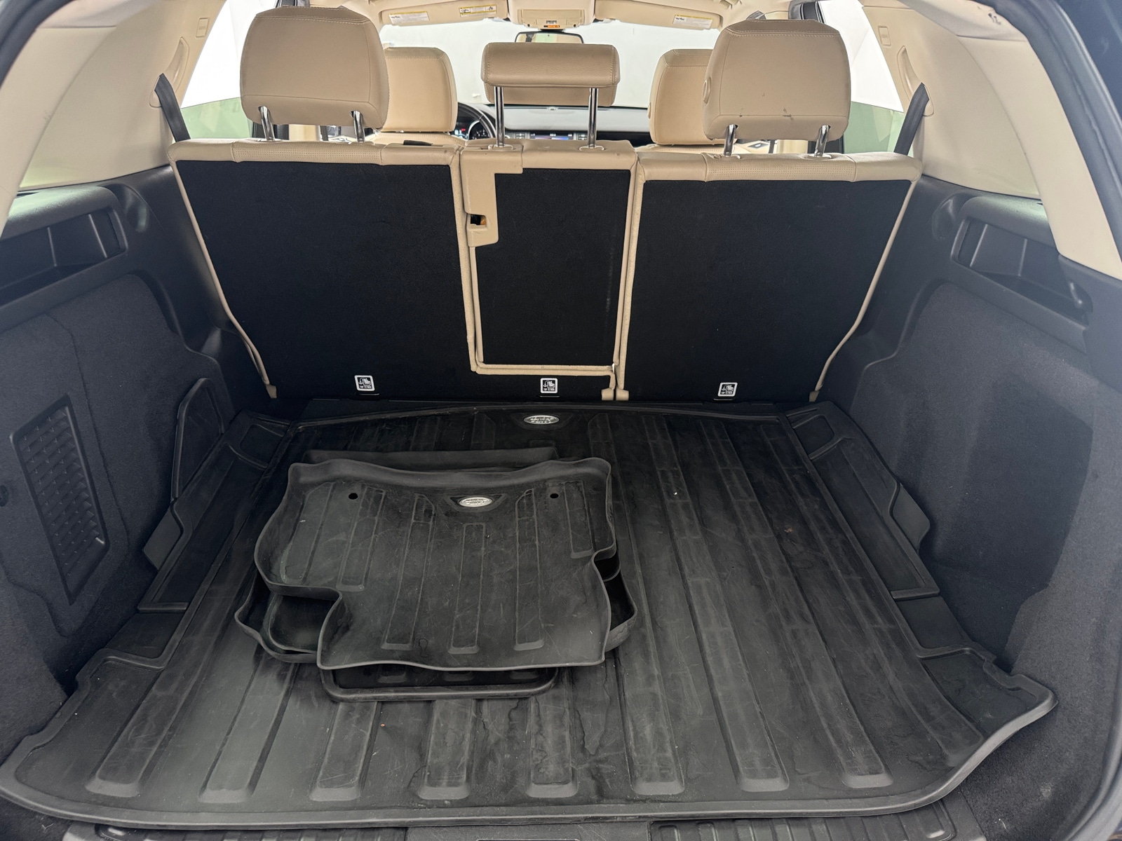 Thumbnail: 2019 Land Rover Discovery Sport - 6