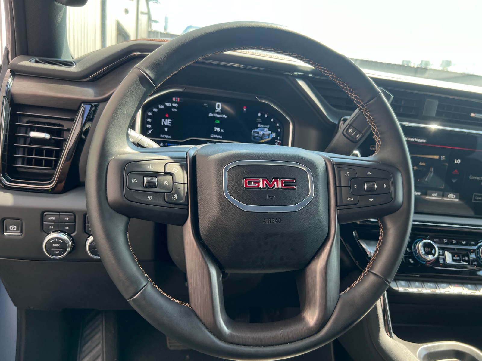 Thumbnail: 2025 GMC Sierra 2500 - 4