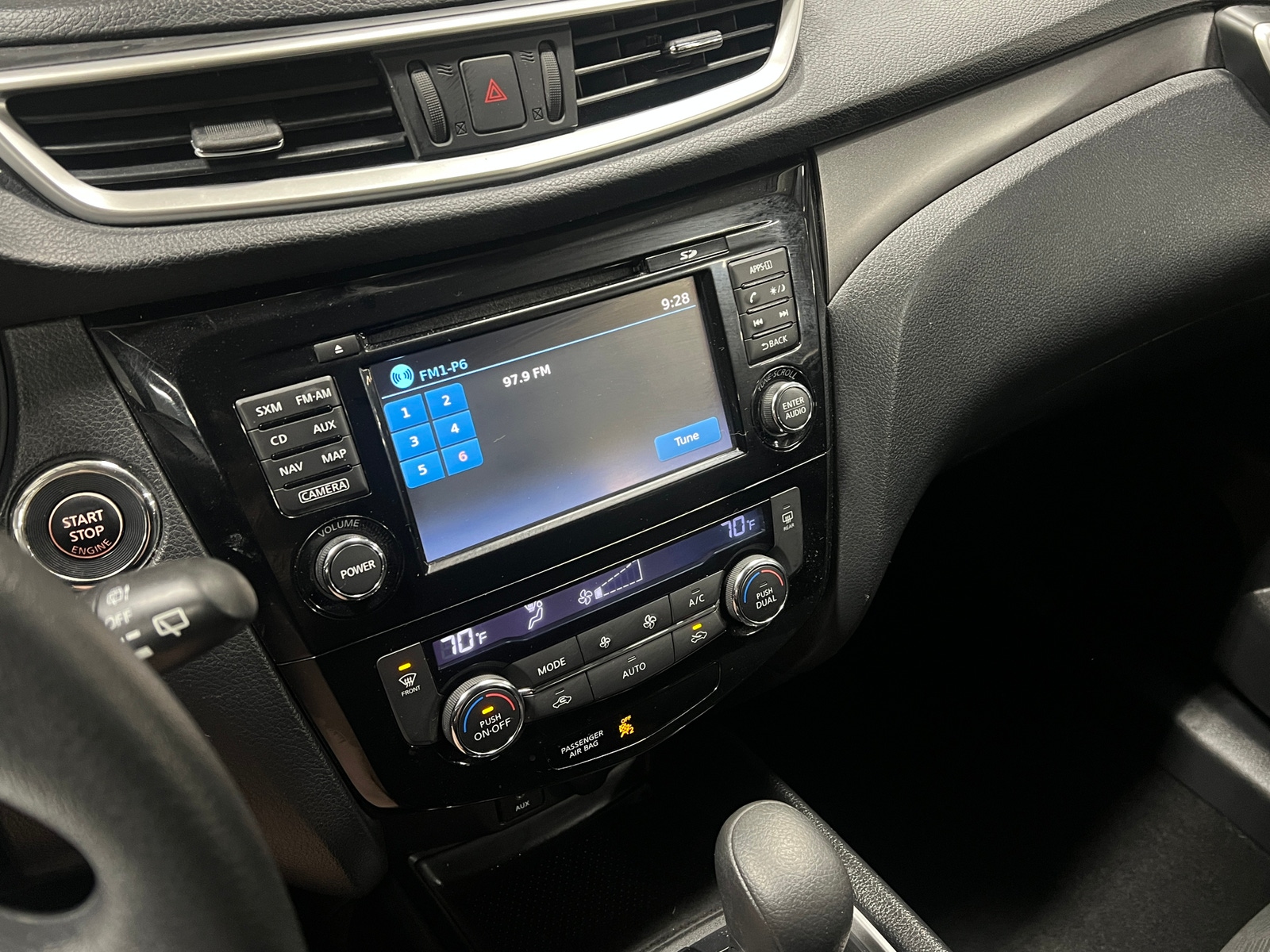 Thumbnail: 2016 Nissan Rogue - 4