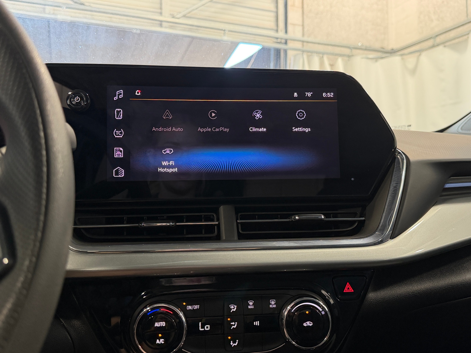 Thumbnail: 2025 Chevrolet Trax - 4