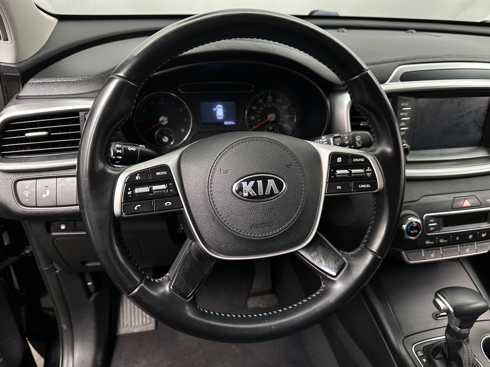 Thumbnail: 2020 Kia Sorento - 5