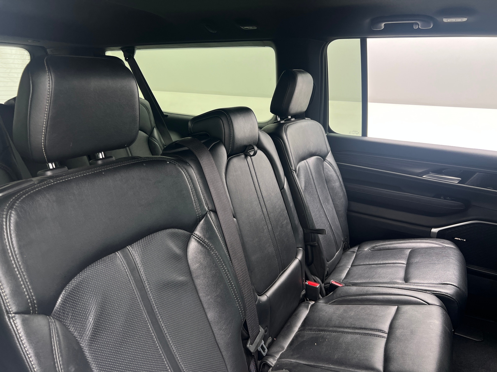 Thumbnail: 2023 Jeep Wagoneer - 5