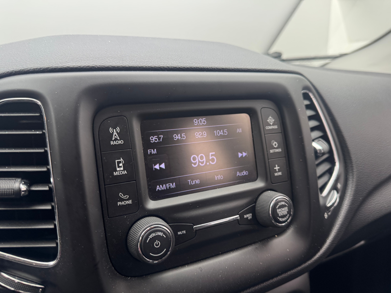 Thumbnail: 2018 Jeep Compass - 4