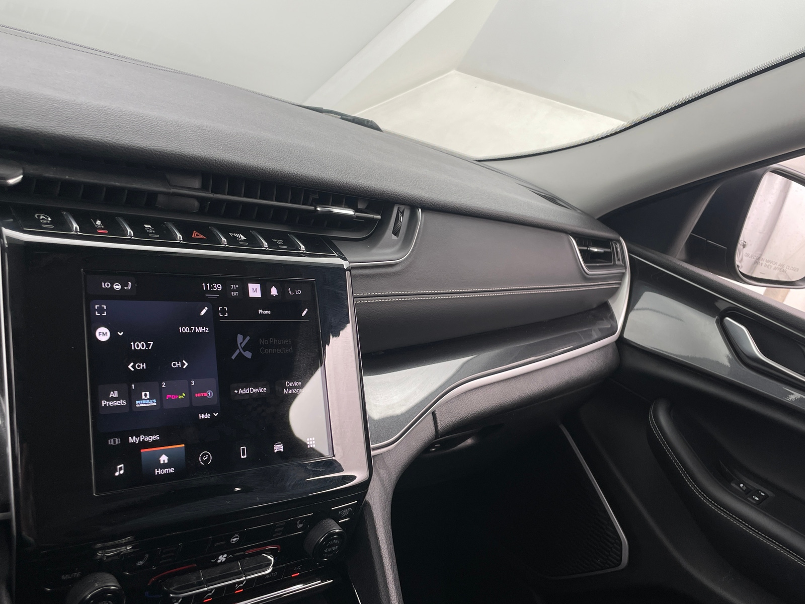 Thumbnail: 2022 Jeep Grand Cherokee L - 4