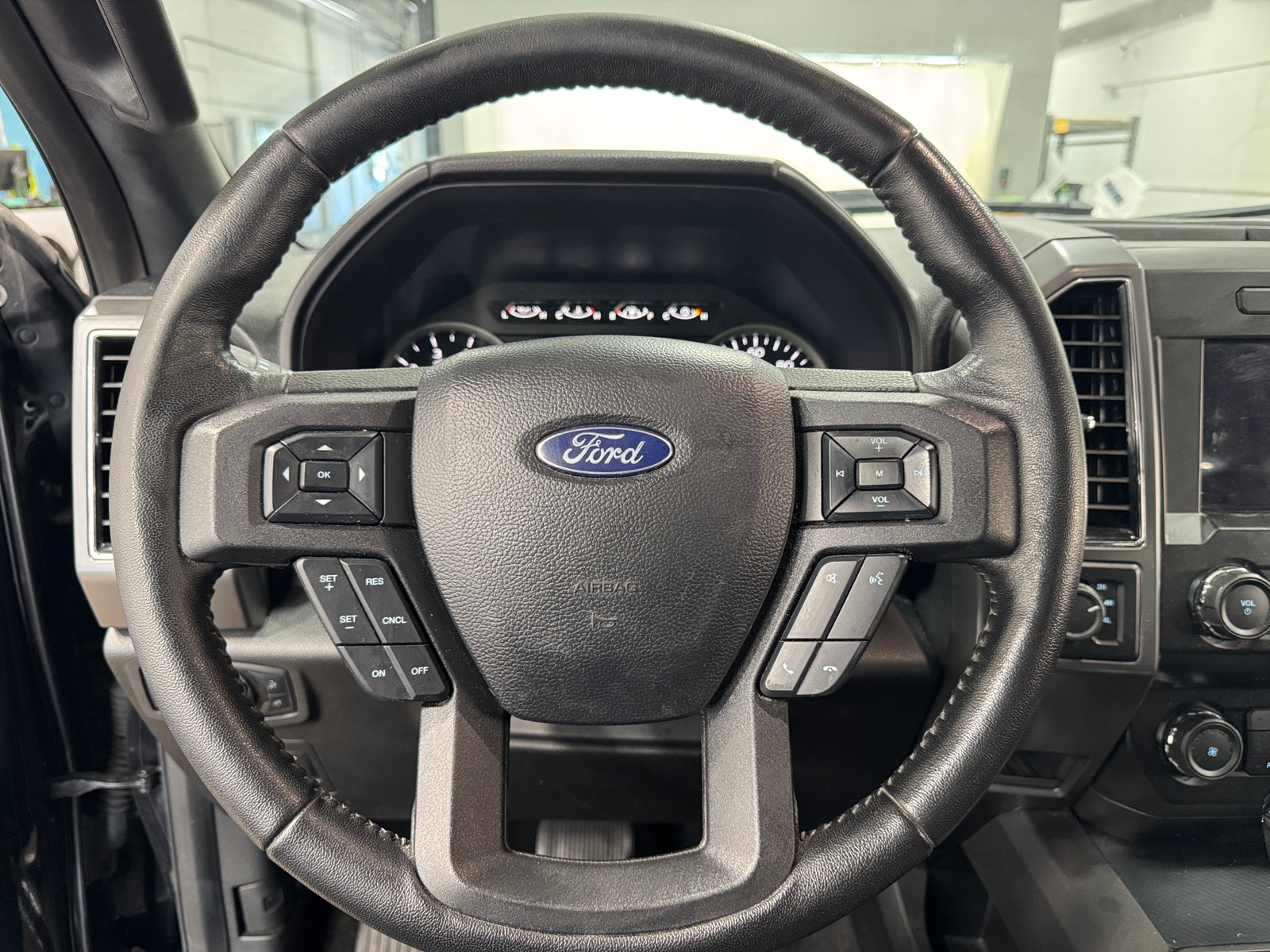 Thumbnail: 2020 Ford Econoline - 5