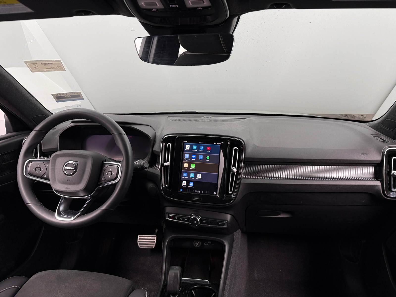 Thumbnail: 2022 Volvo XC40 - 3