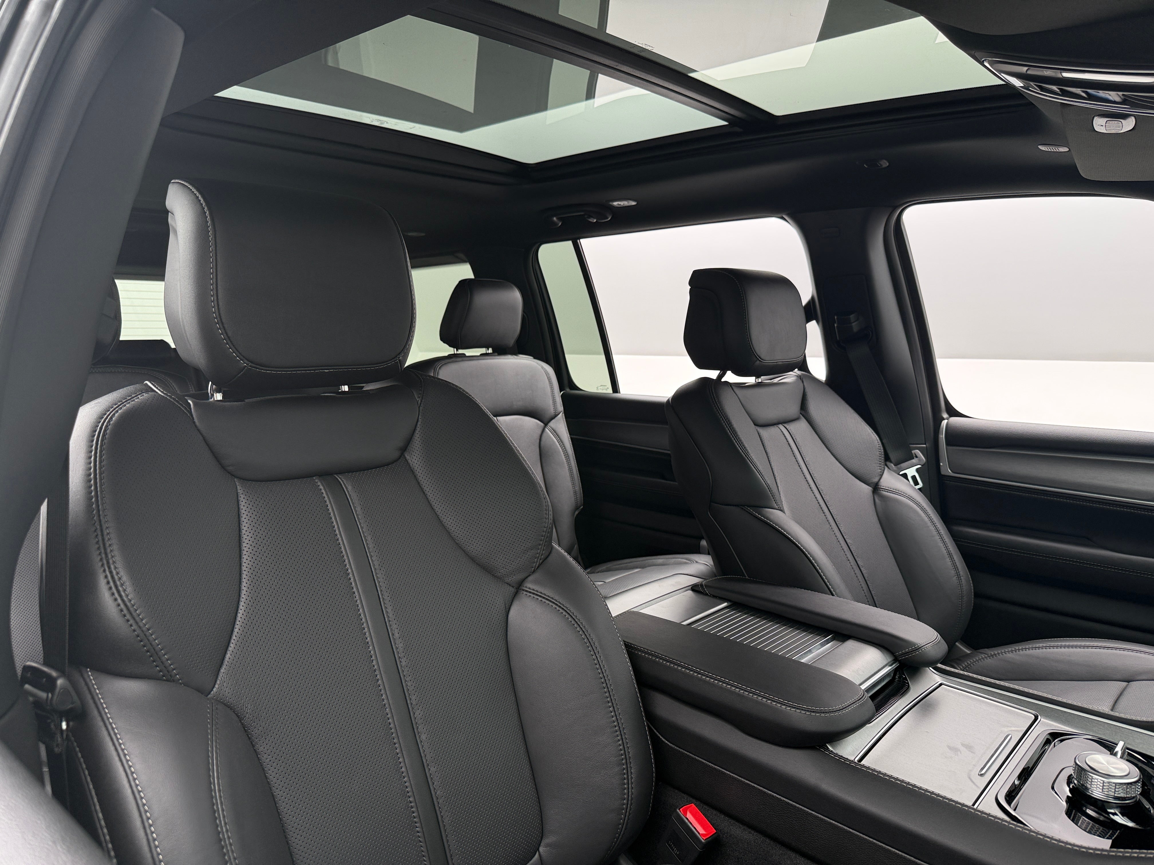 2026 Jeep Grand Wagoneer Limited Altitude 4WD's photo