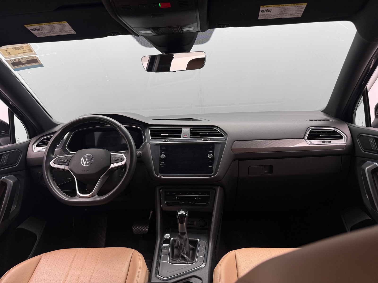 Thumbnail: 2022 Volkswagen Tiguan - 3