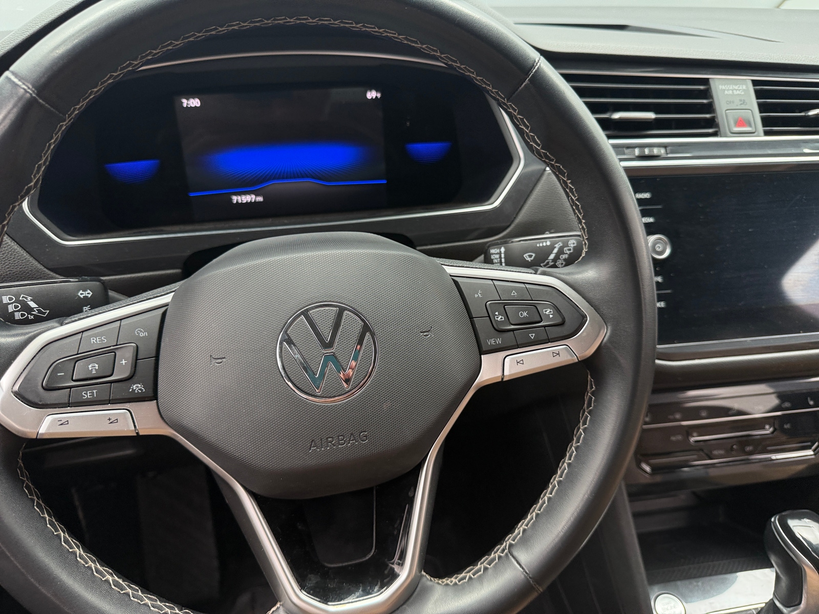 Thumbnail: 2022 Volkswagen Tiguan - 5