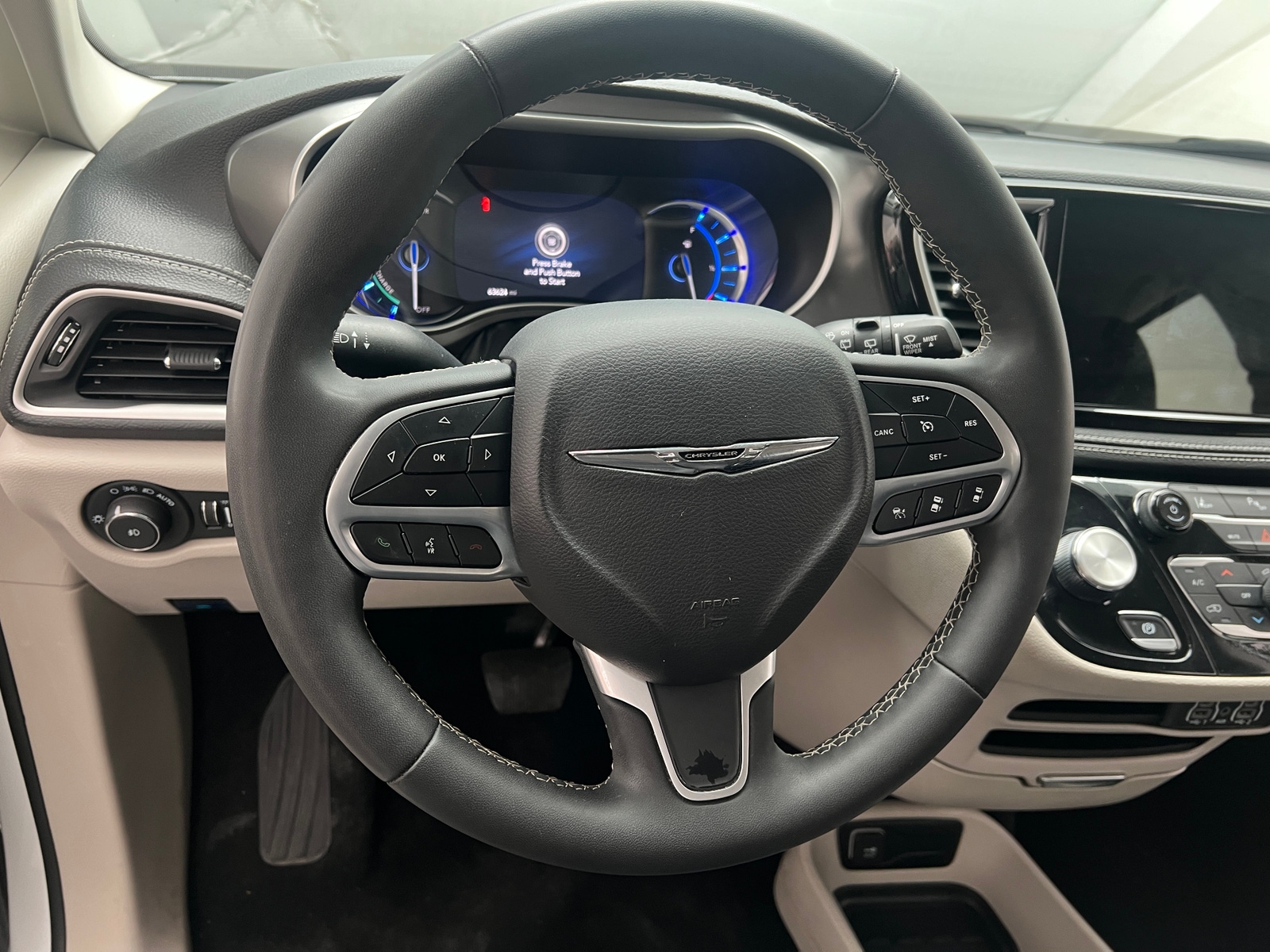 Thumbnail: 2024 Chrysler Pacifica - 4