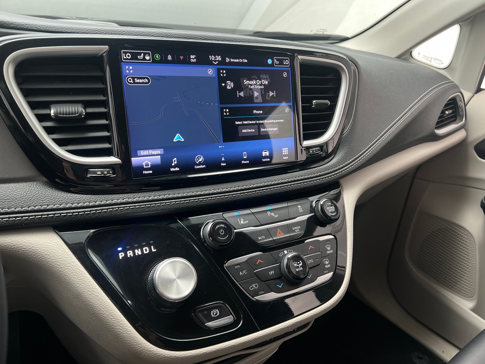 Thumbnail: 2024 Chrysler Pacifica - 3
