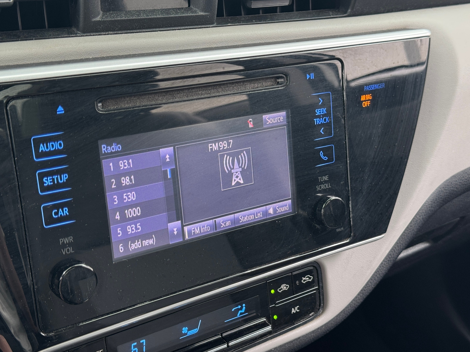 Thumbnail: 2018 Toyota Corolla - 4