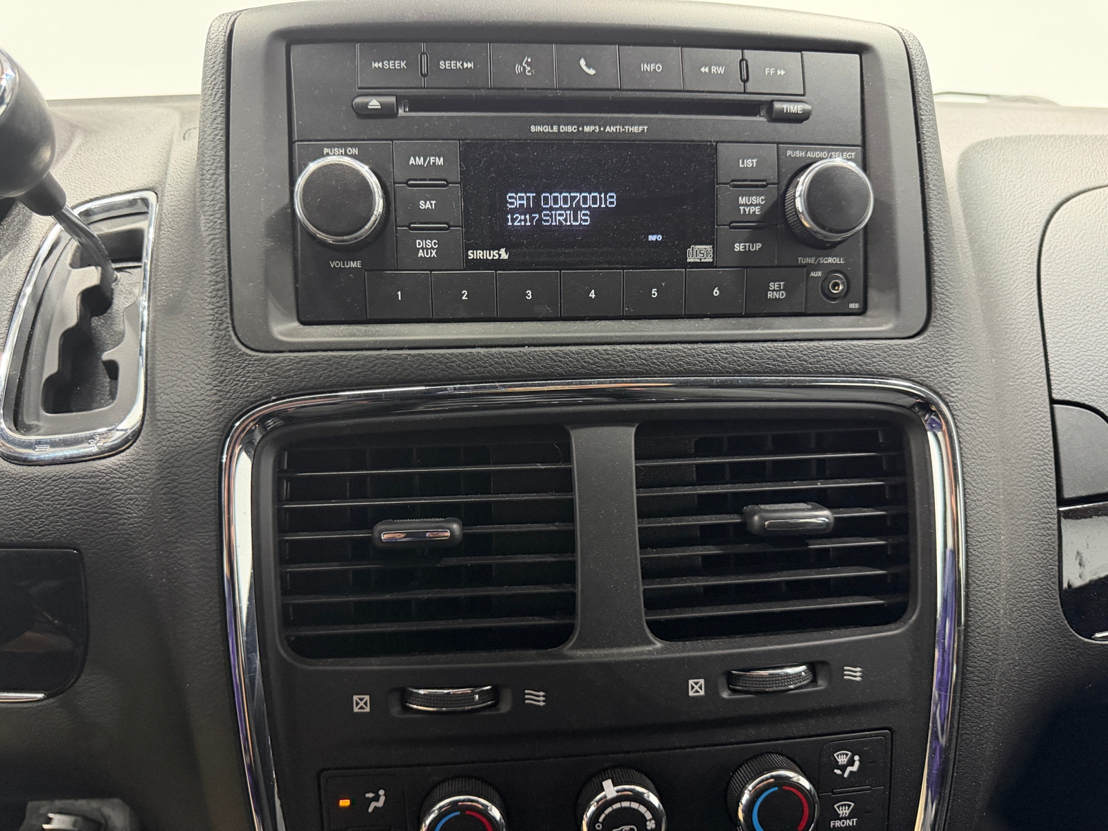 Thumbnail: 2016 Dodge Grand Caravan - 4