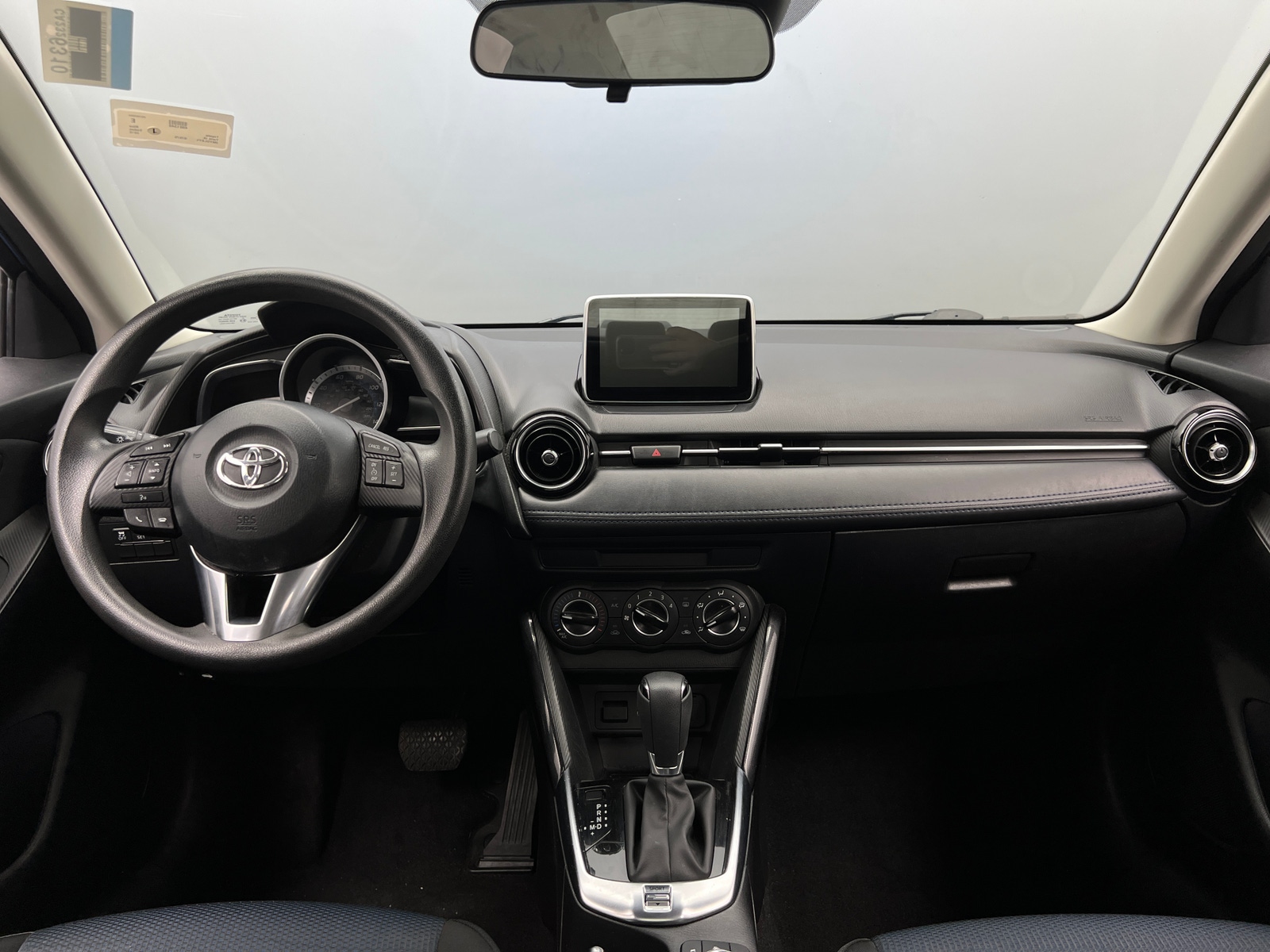 Thumbnail: 2018 Toyota Yaris iA - 3