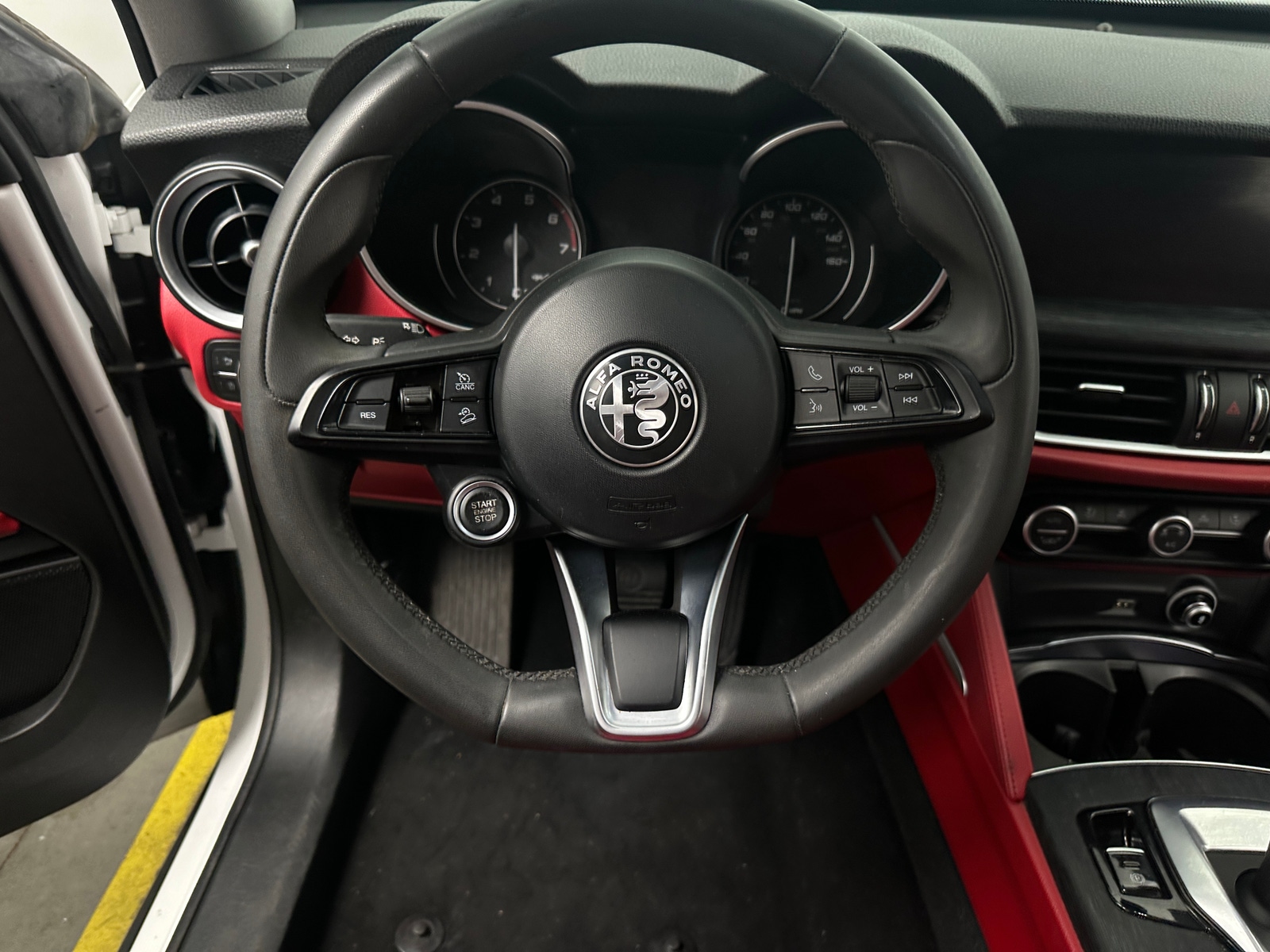 Thumbnail: 2021 Alfa Romeo Stelvio - 4
