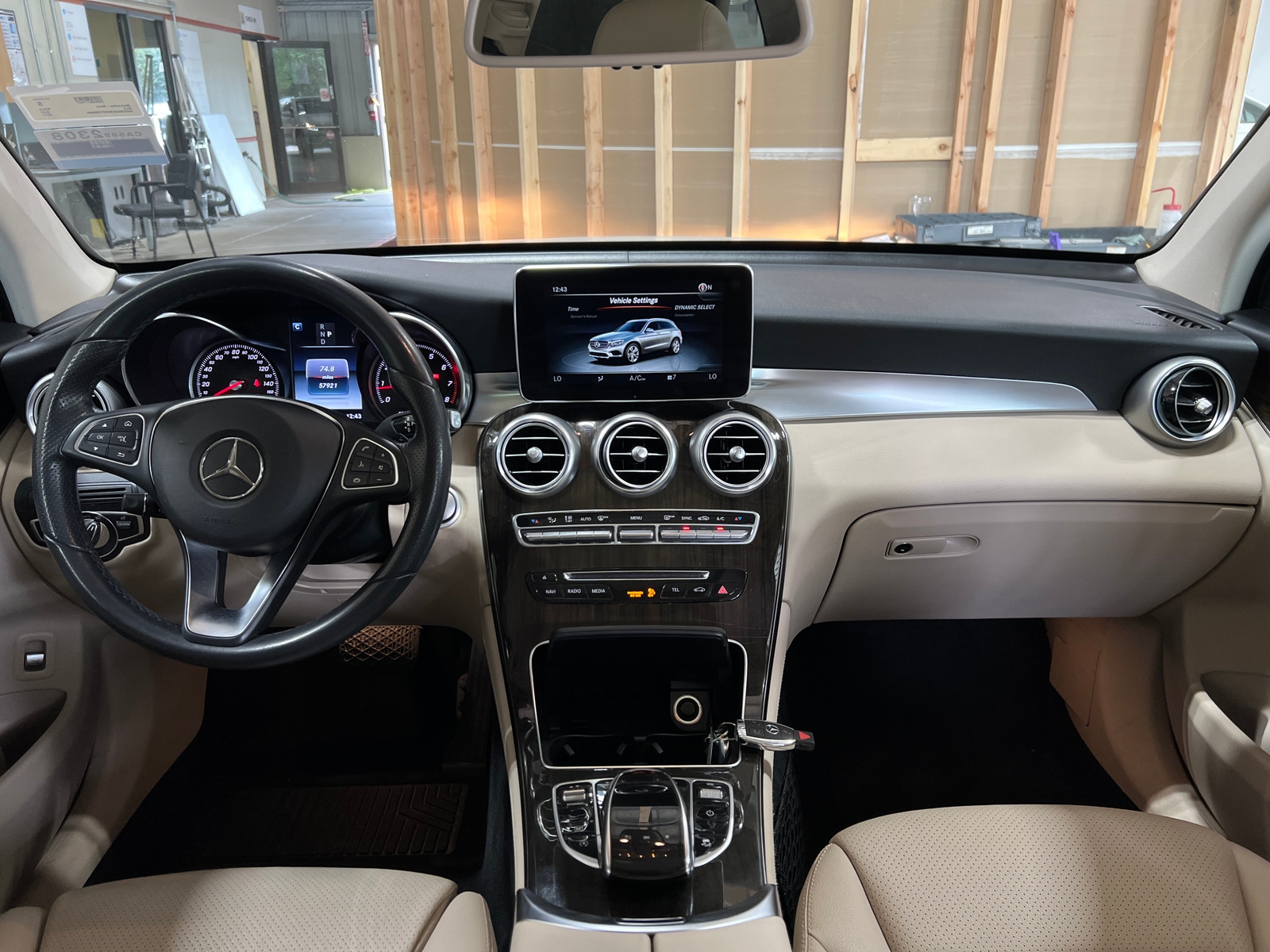 Thumbnail: 2017 Mercedes-Benz GLC - 2