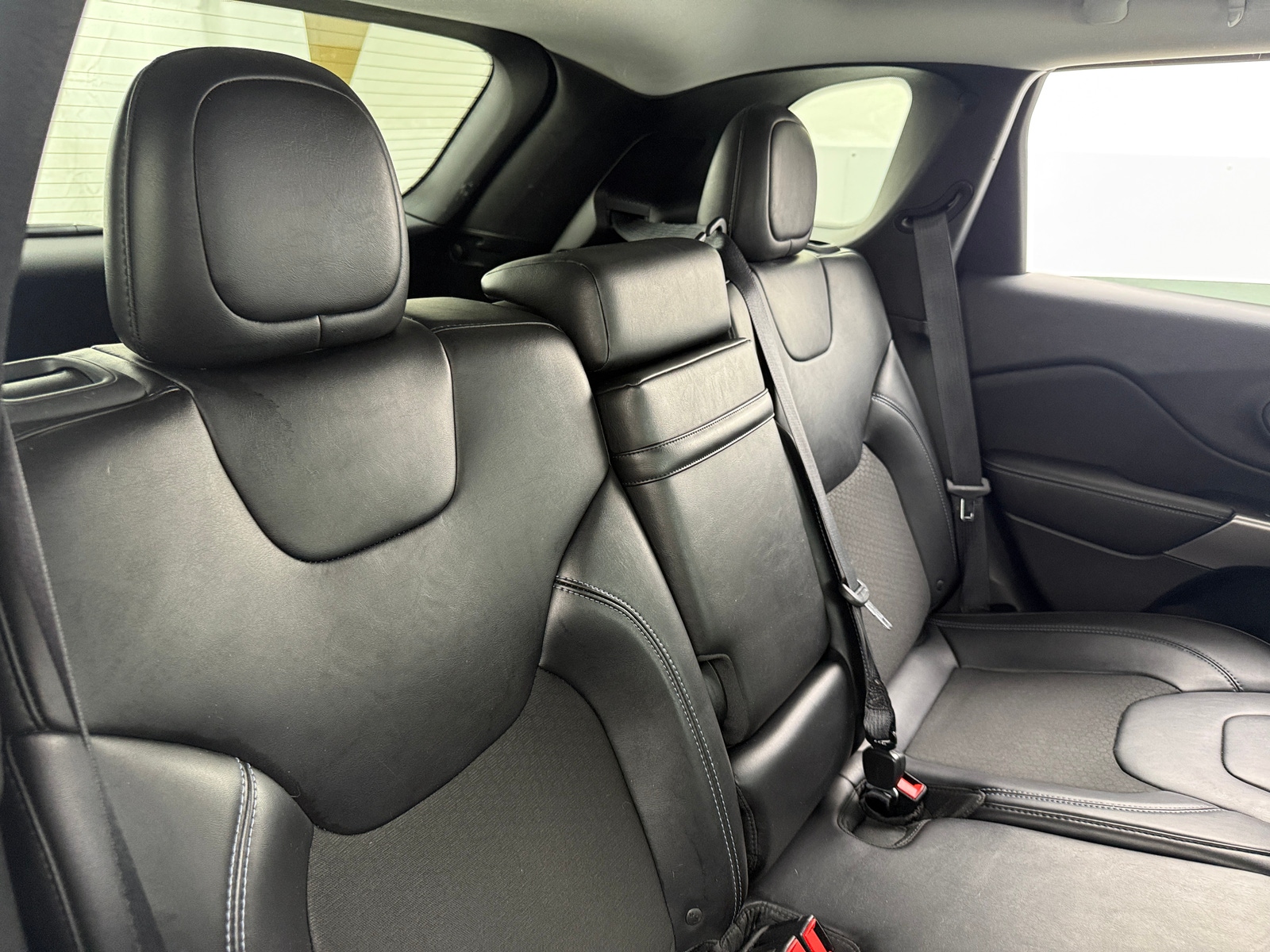 Thumbnail: 2019 Jeep Cherokee - 6
