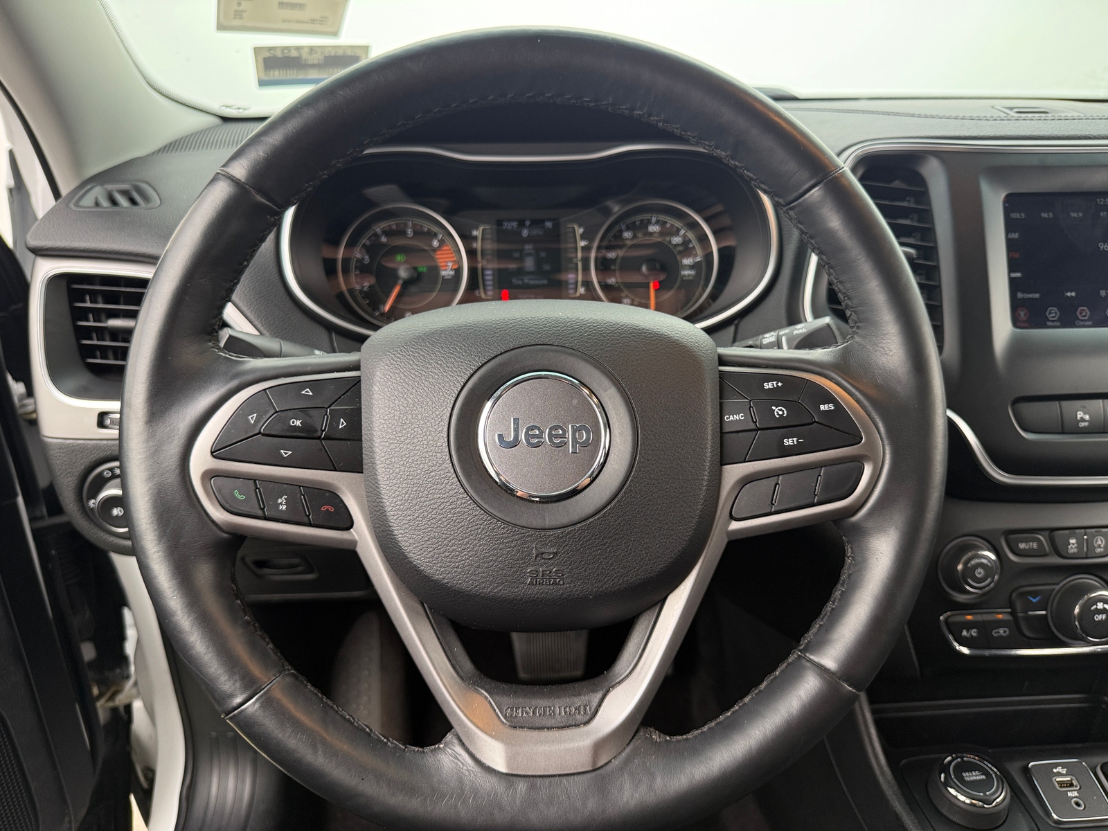 Thumbnail: 2019 Jeep Cherokee - 5