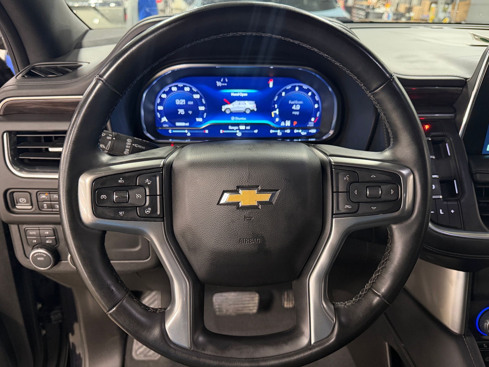 Thumbnail: 2023 Chevrolet Tahoe - 4