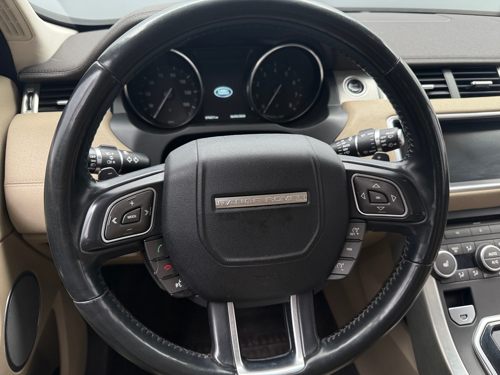 Thumbnail: 2017 Land Rover Range Rover Evoque - 4