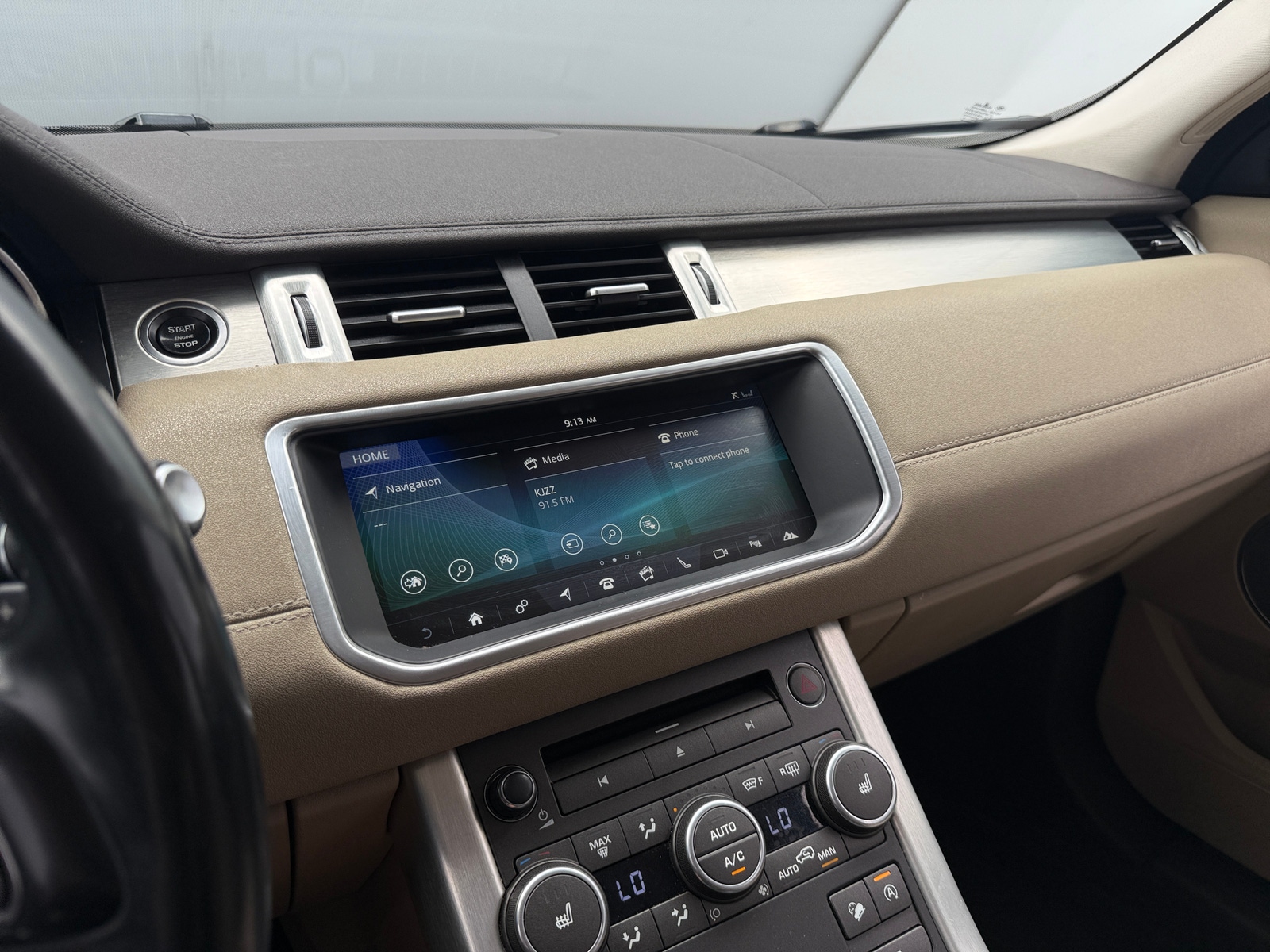 Thumbnail: 2017 Land Rover Range Rover Evoque - 3