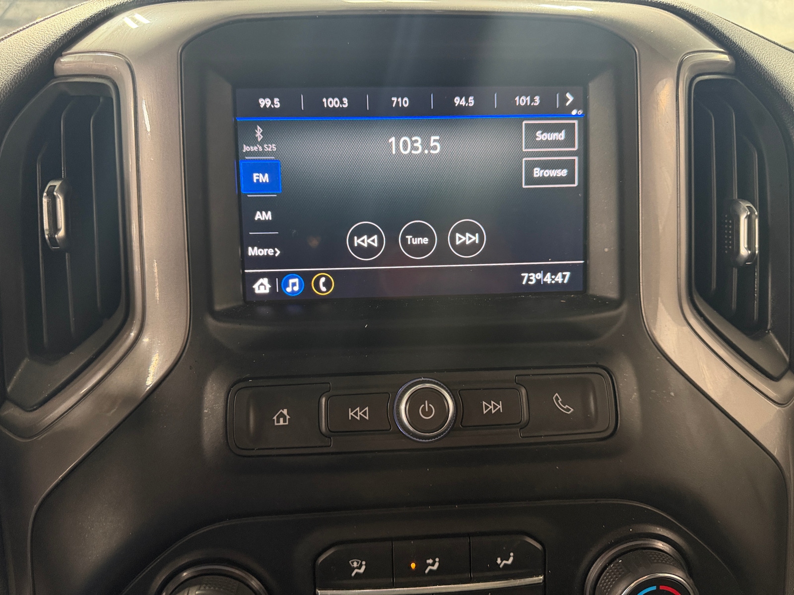 Thumbnail: 2022 Chevrolet Silverado 1500 - 3