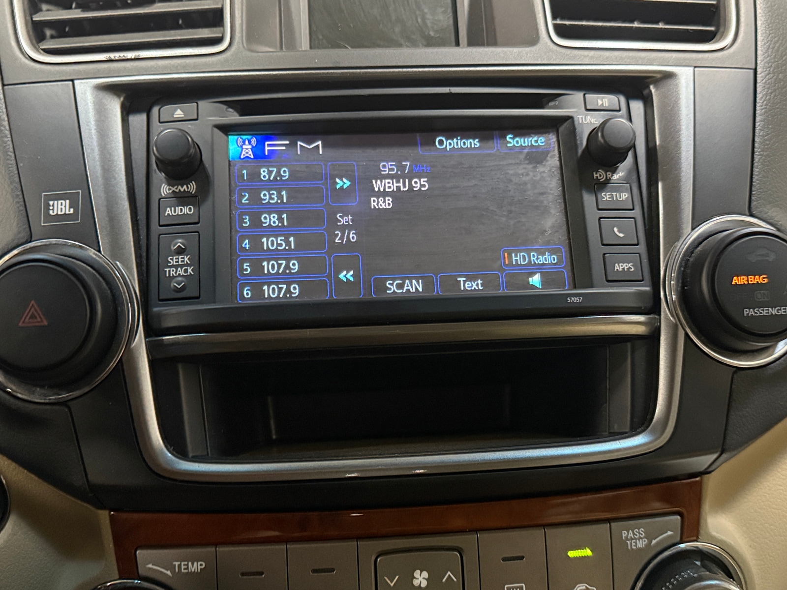 Thumbnail: 2013 Toyota Highlander - 3