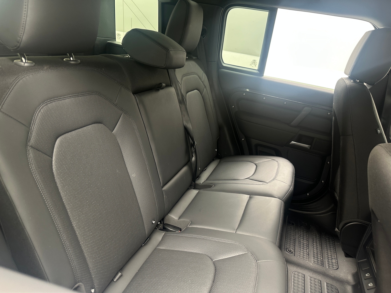 Thumbnail: 2025 Land Rover Defender - 5