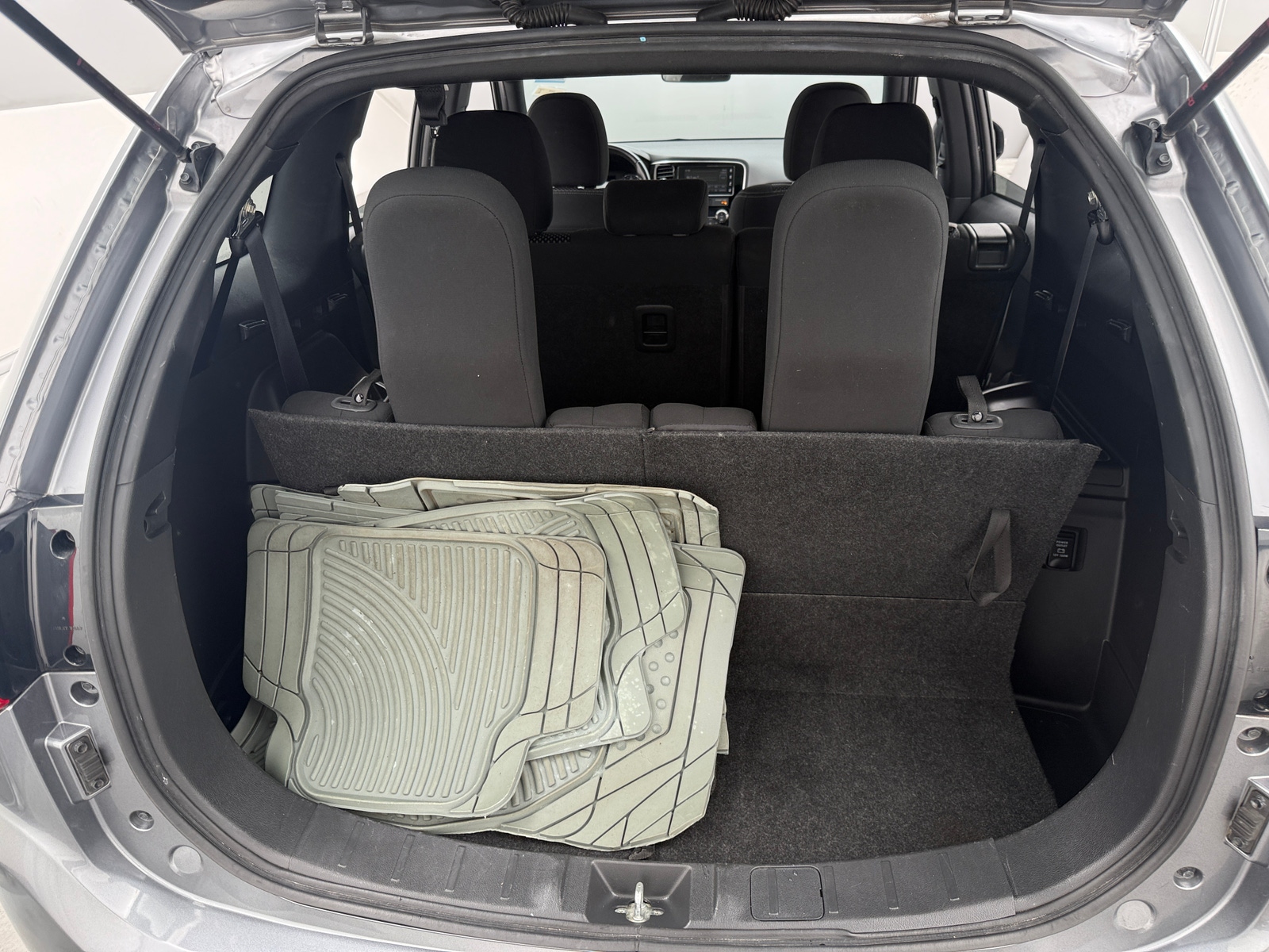 Thumbnail: 2018 Mitsubishi Outlander - 7