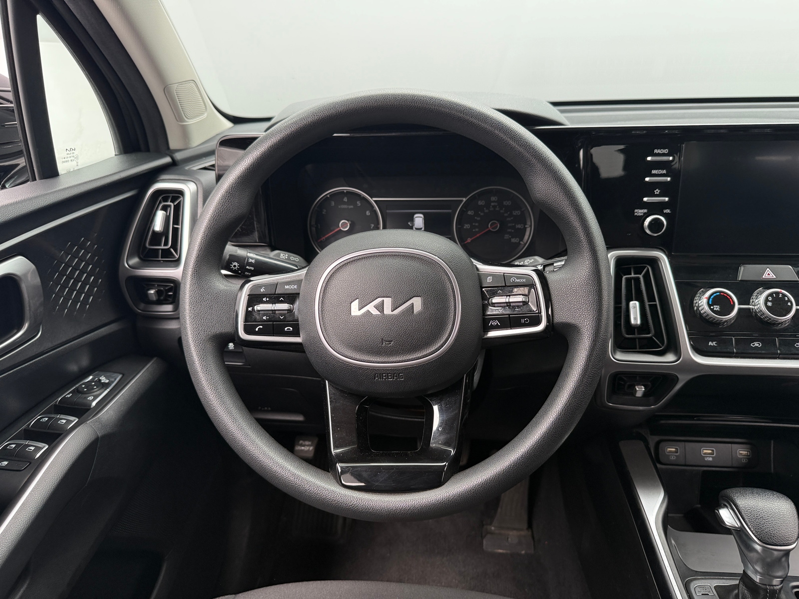 Thumbnail: 2022 Kia Sorento - 5
