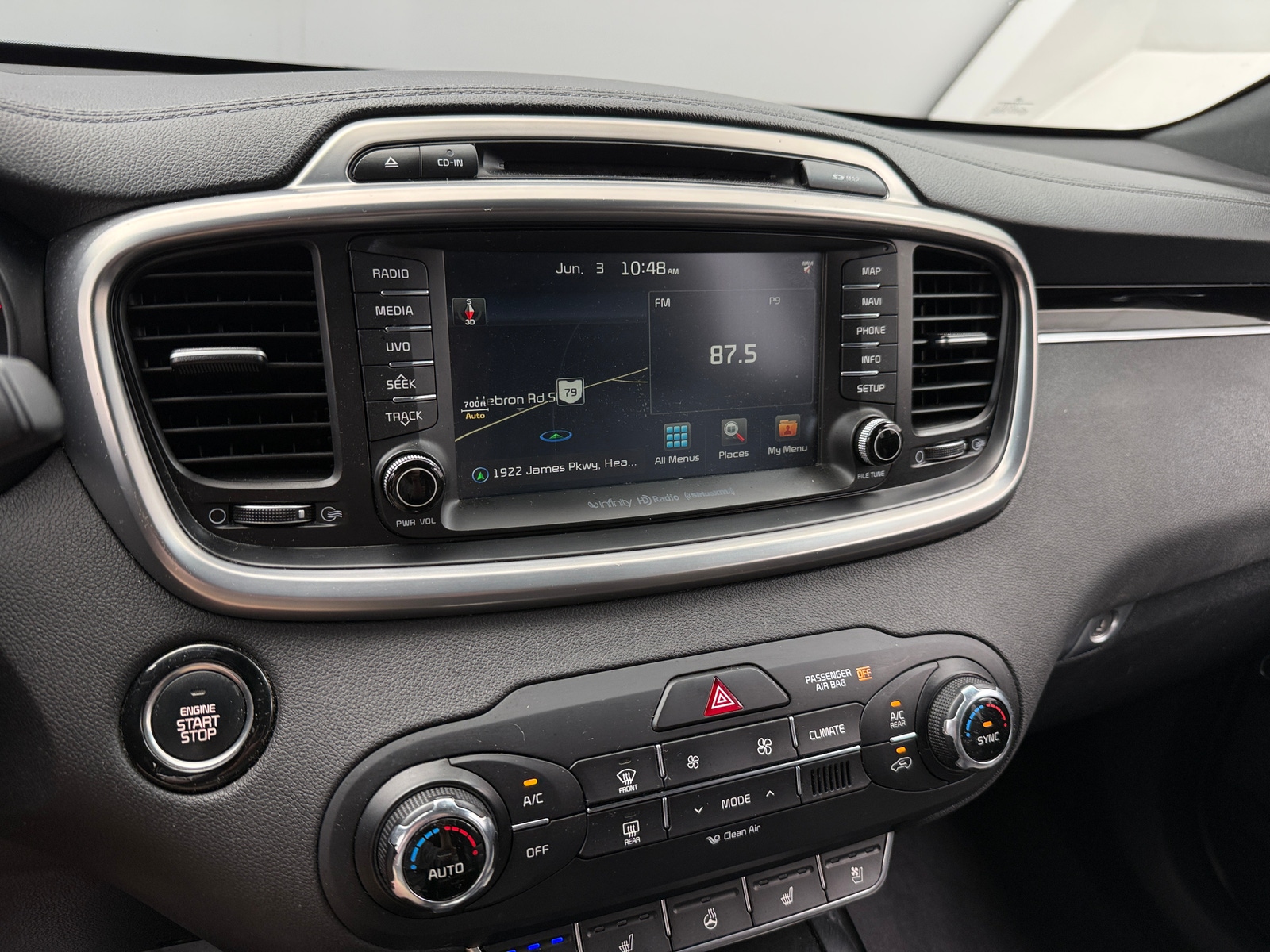 Thumbnail: 2017 Kia Sorento - 3