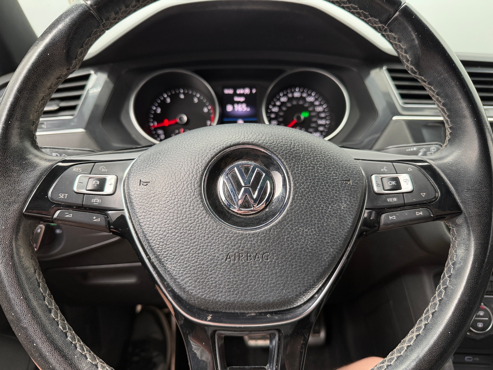 Thumbnail: 2021 Volkswagen Tiguan - 4