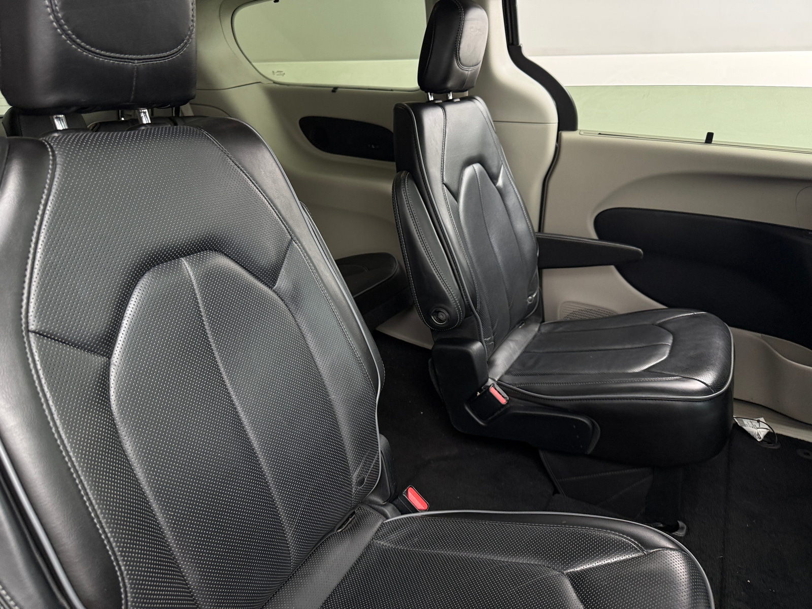 Thumbnail: 2019 Chrysler Pacifica - 5