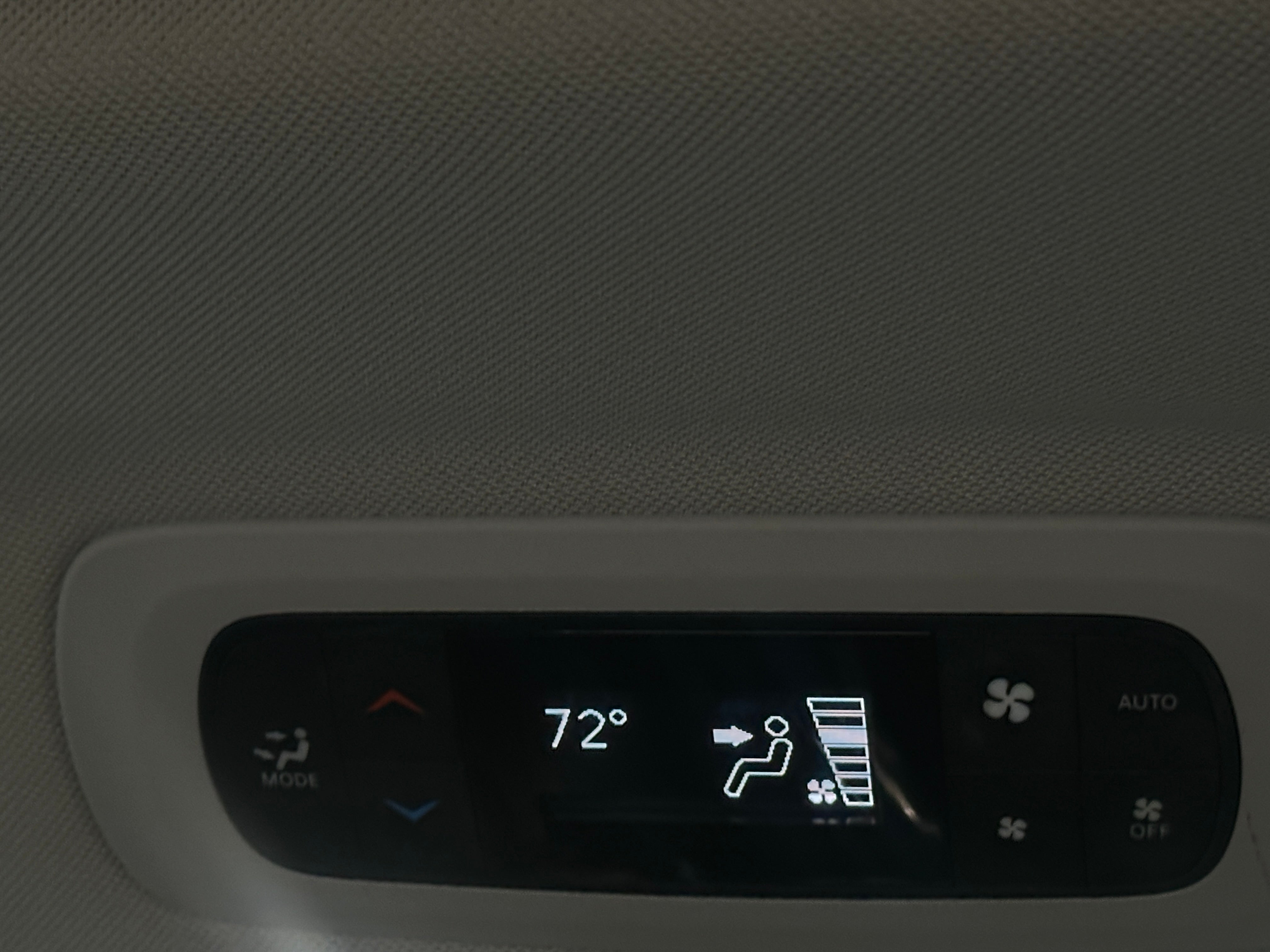 2019 Chrysler Pacifica Limited - Photo 7