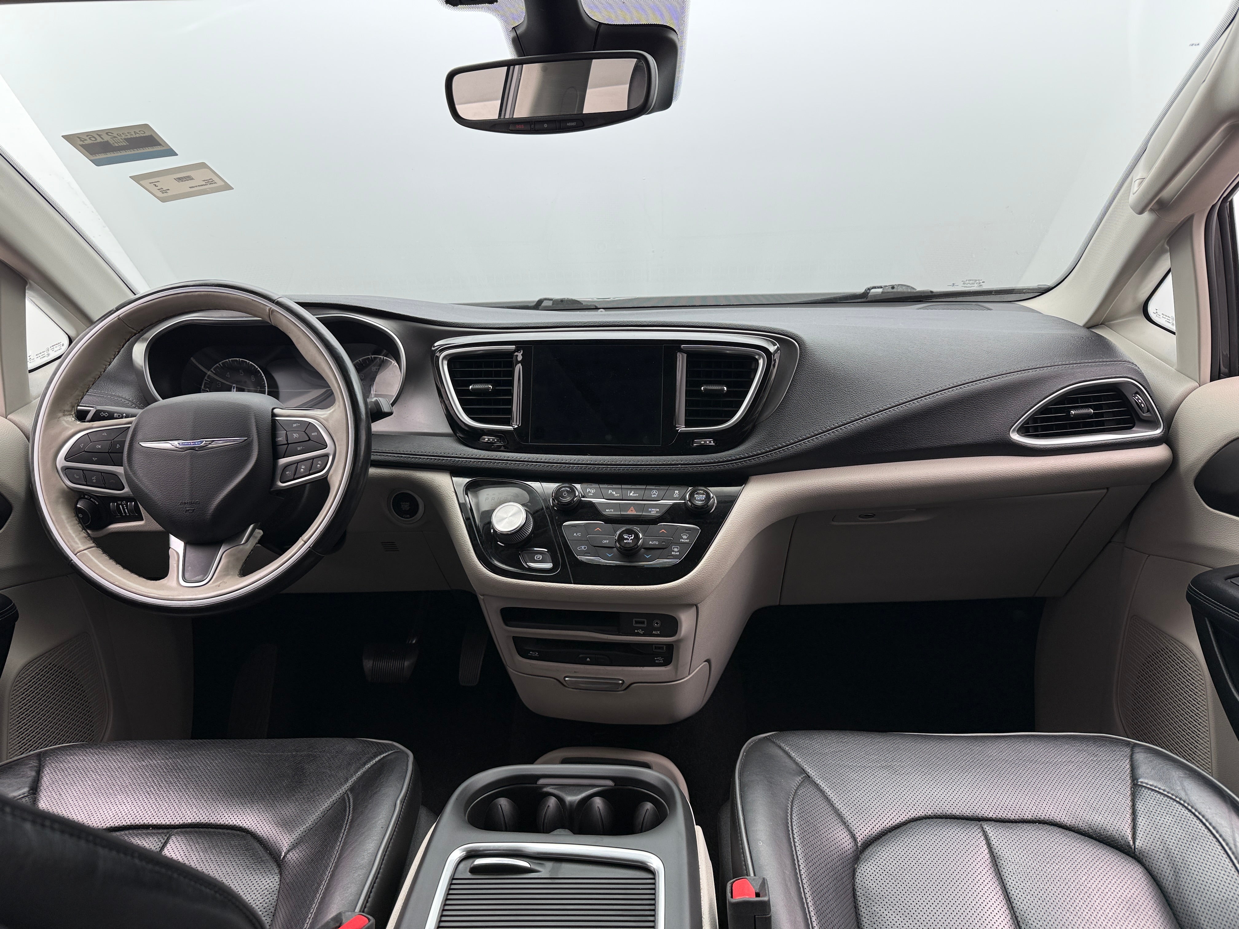 2019 Chrysler Pacifica Limited - Photo 8