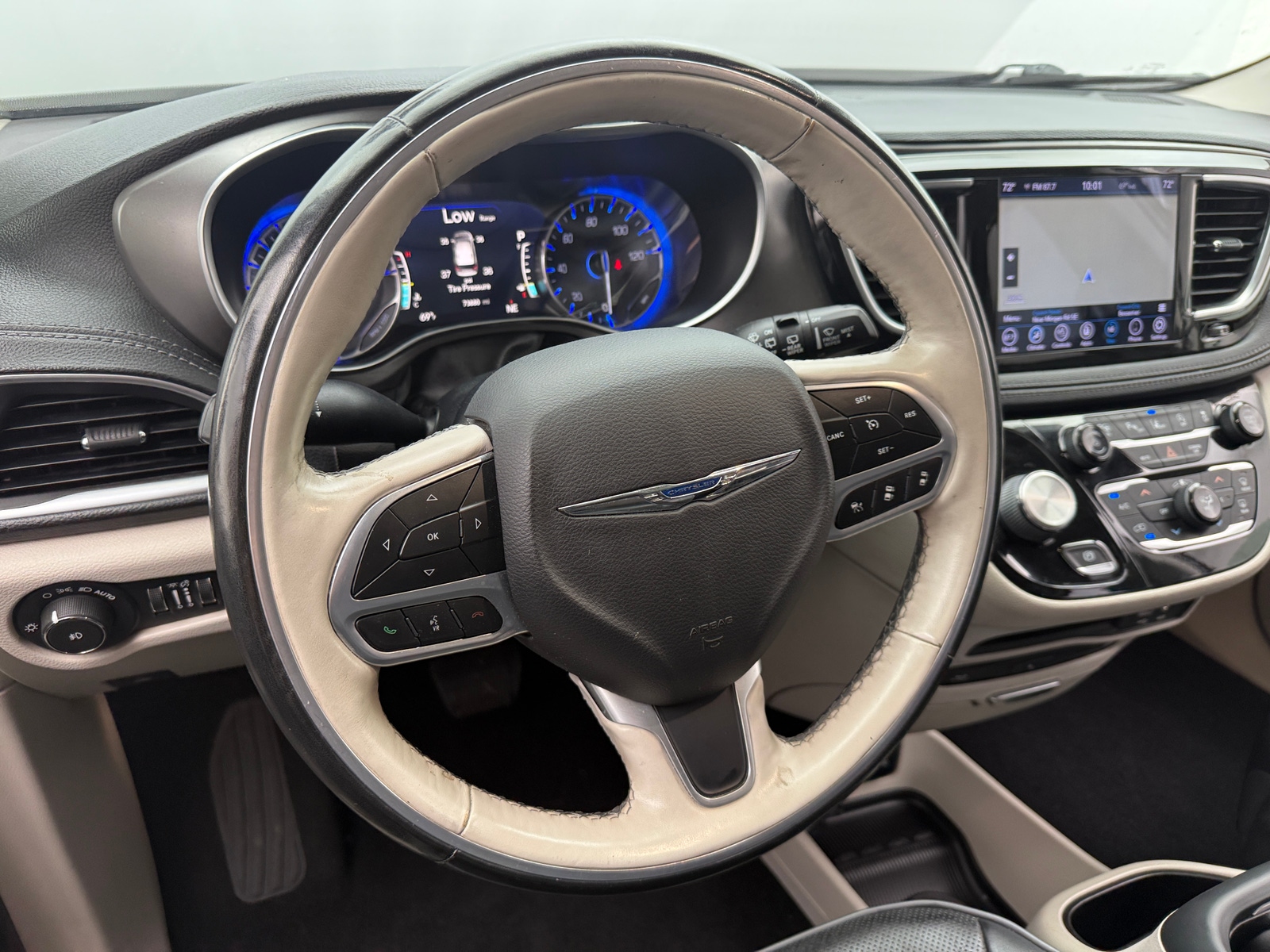 Thumbnail: 2019 Chrysler Pacifica - 4