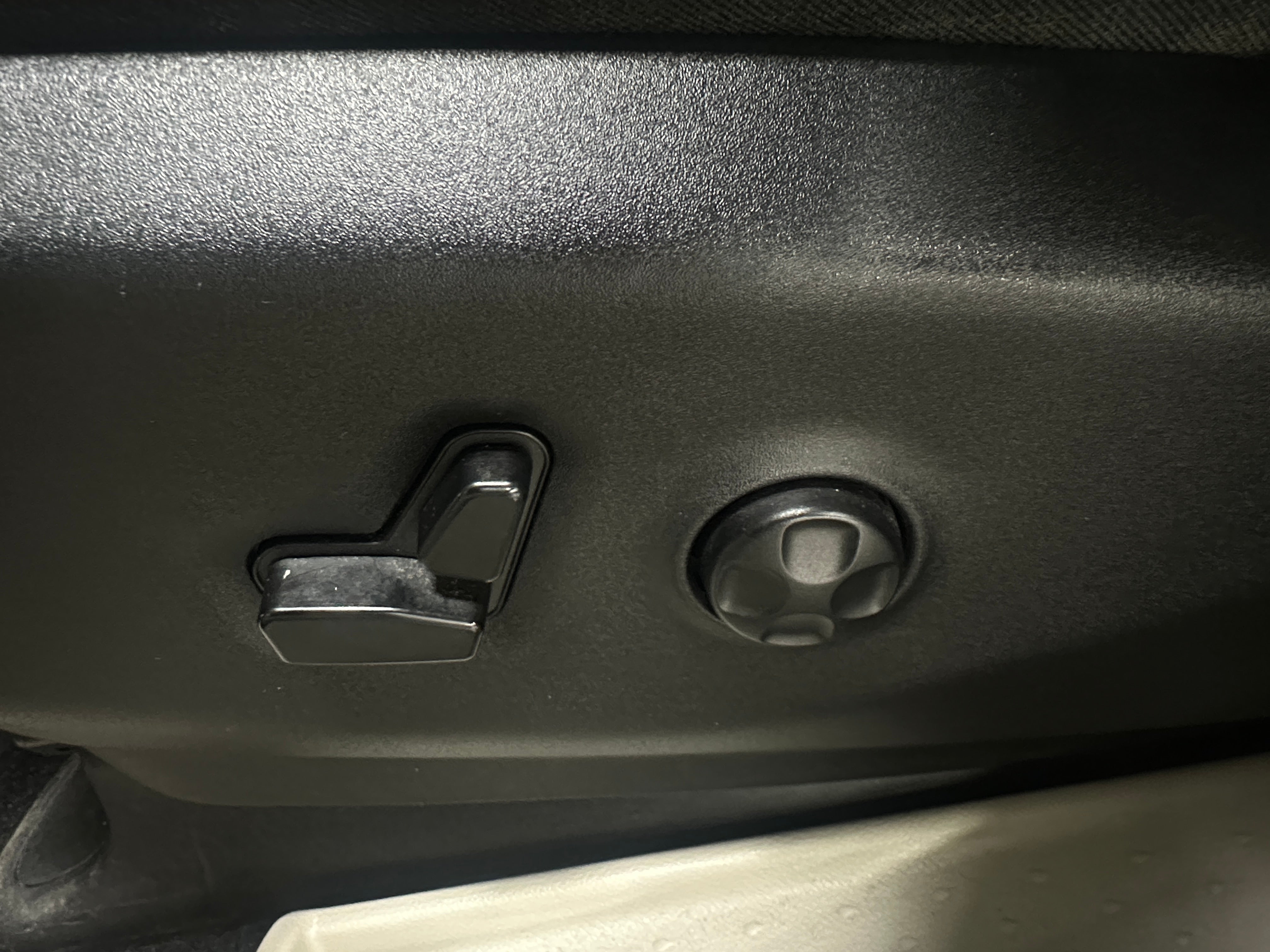 2019 Chrysler Pacifica Limited - Photo 11