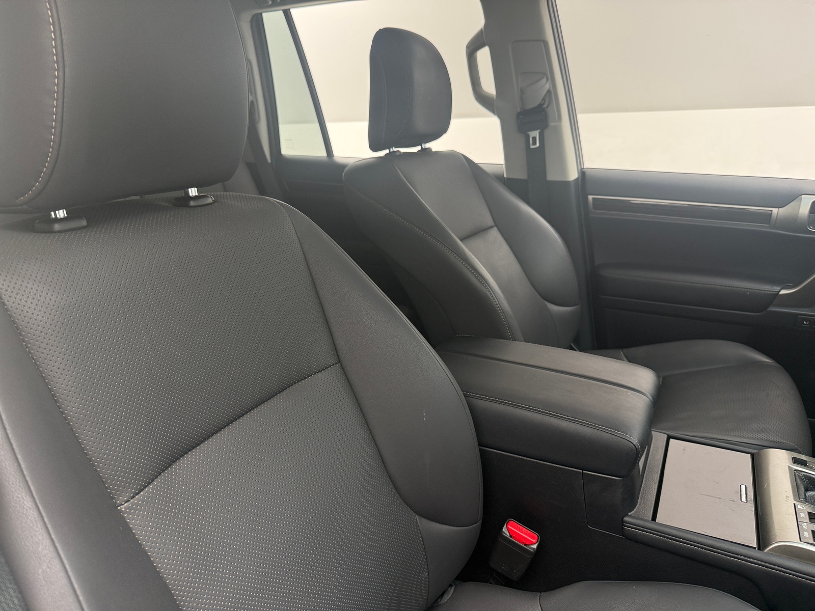 Thumbnail: 2016 Lexus GX - 2