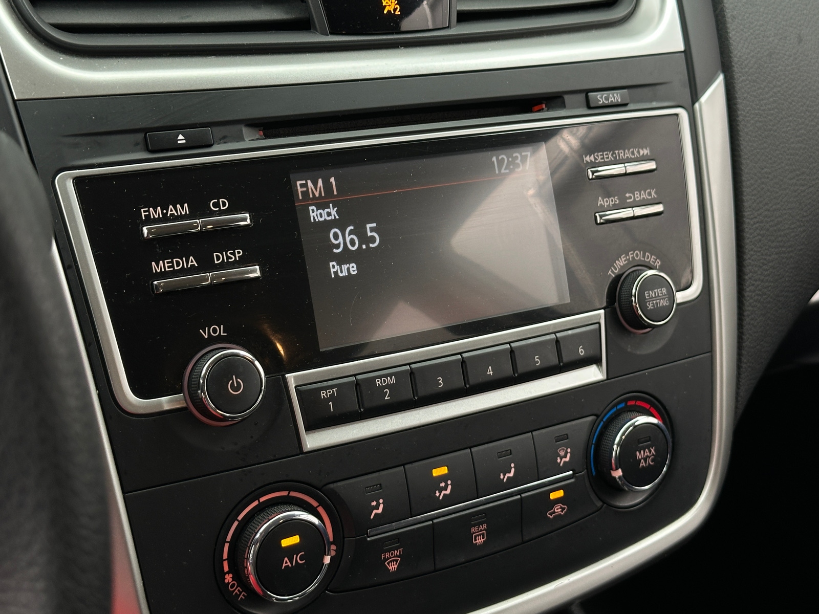 Thumbnail: 2016 Nissan Altima - 4
