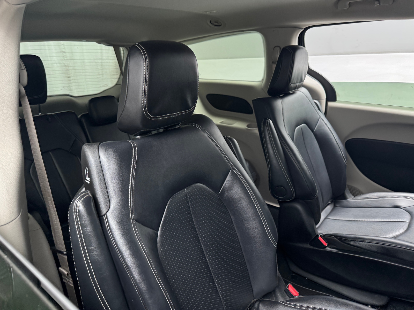 Thumbnail: 2024 Chrysler Pacifica - 5
