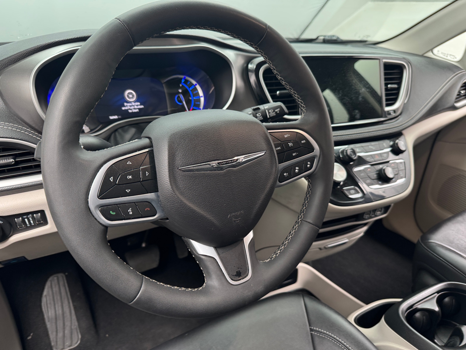Thumbnail: 2024 Chrysler Pacifica - 4
