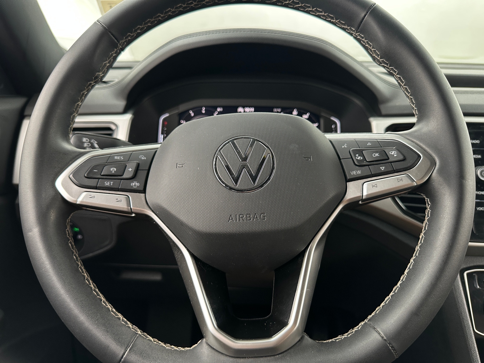 Thumbnail: 2022 Volkswagen Atlas - 4