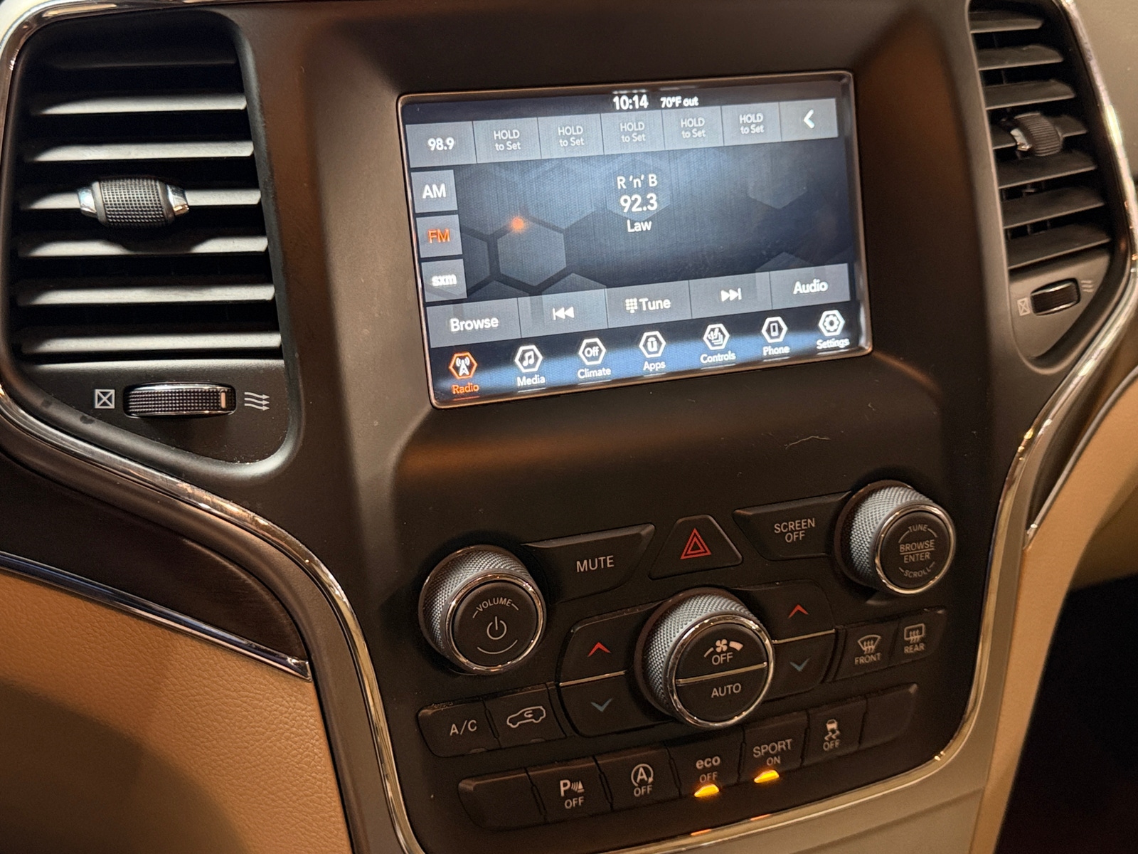 Thumbnail: 2018 Jeep Grand Cherokee - 3