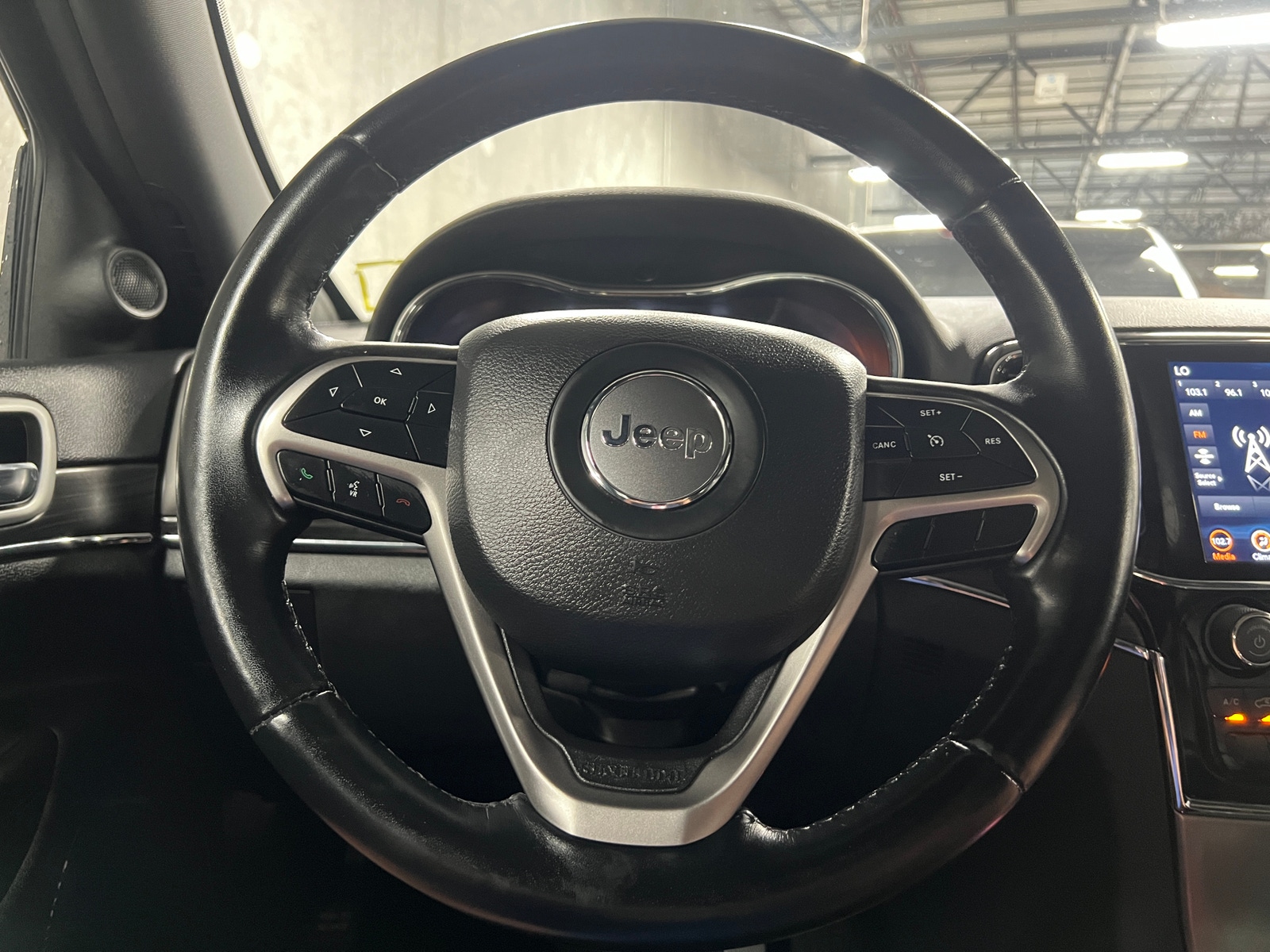 Thumbnail: 2022 Jeep Grand Cherokee - 4