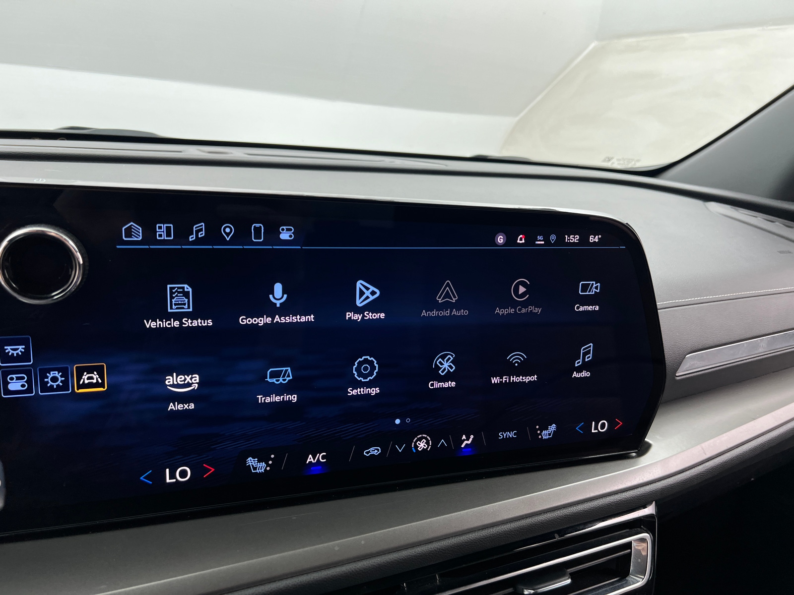 Thumbnail: 2025 Chevrolet Traverse - 4