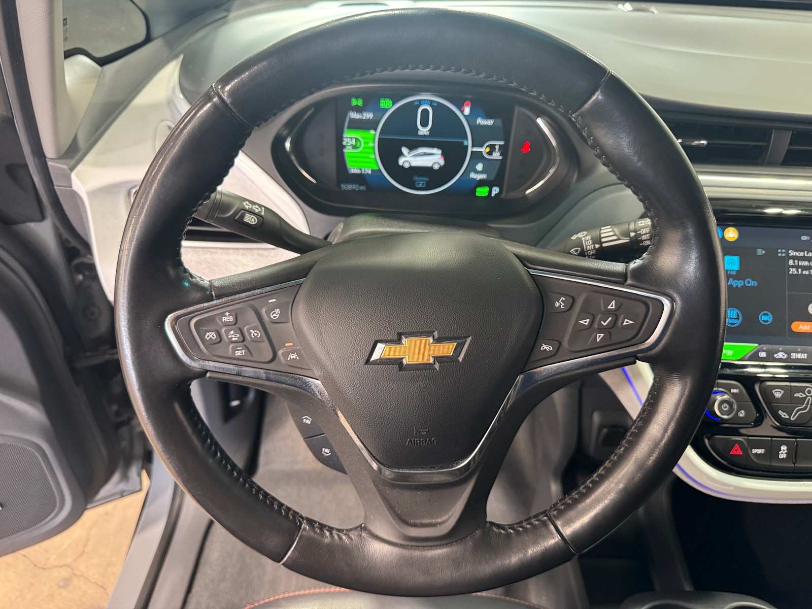 Thumbnail: 2020 Chevrolet Bolt EV - 4