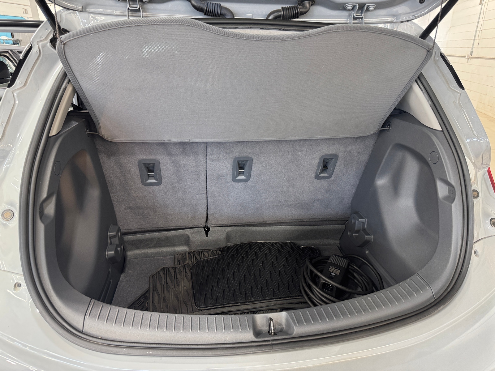 Thumbnail: 2020 Chevrolet Bolt EV - 6