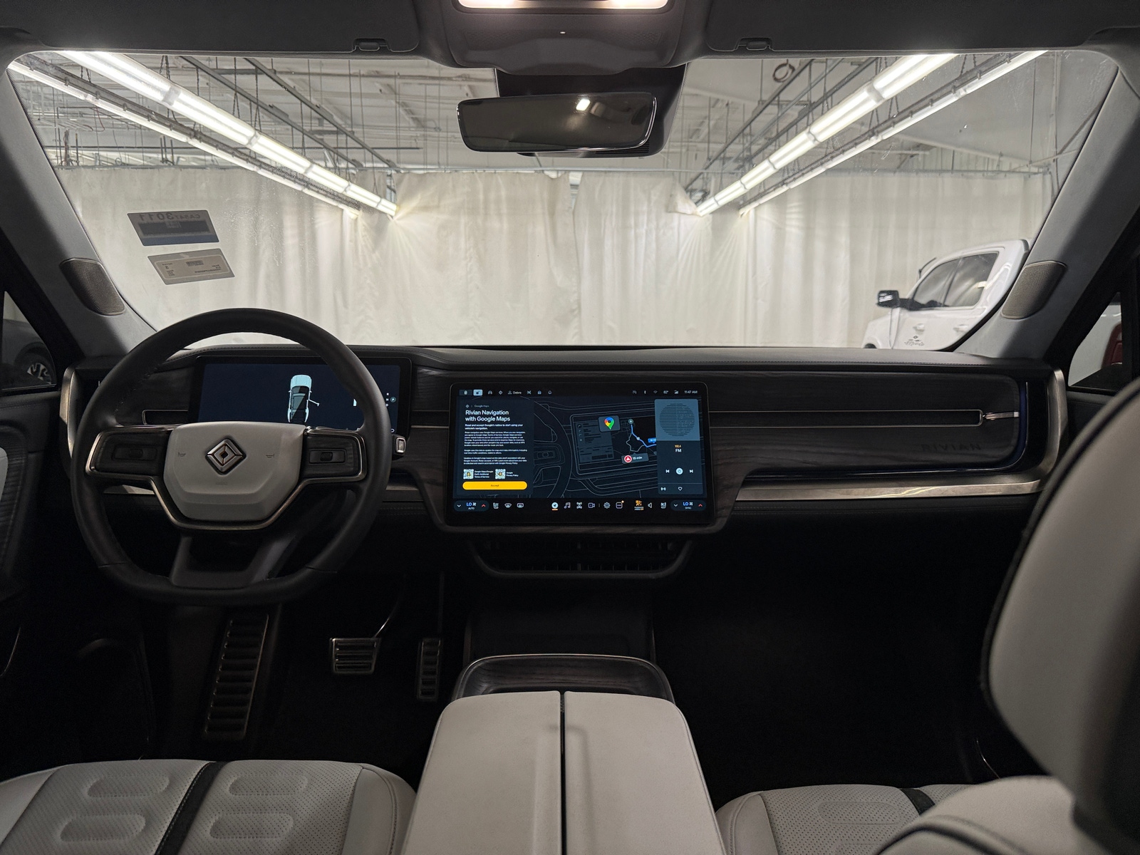 Thumbnail: 2023 Rivian R1S - 2