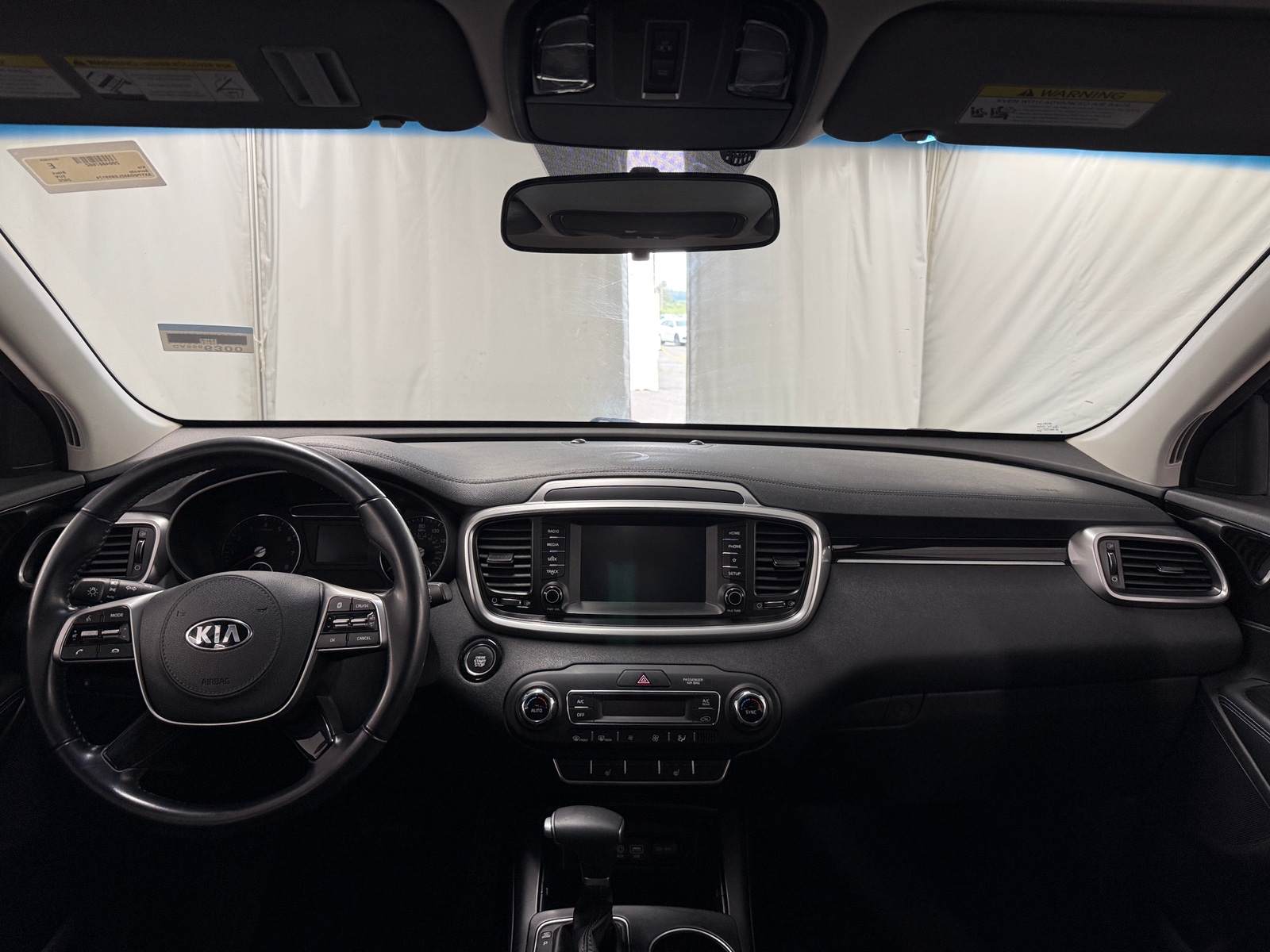 Thumbnail: 2020 Kia Sorento - 3